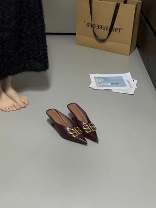 酒红色上脚随意搭配都好看#穿出高级感 #夏季凉鞋 #女鞋推荐 #时尚高跟鞋