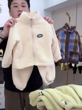 新双面绒儿童春秋季两件套男女童立领软糯亲肤保暖#高品质童装 #童装搭配 #每日童装分享#潮童穿搭 #萌娃穿搭