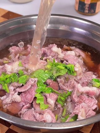 潮汕牛肉汤 潮汕地区有名的牛肉汤,汤鲜美味香的很,你也给家人安排起来吧#牛肉汤#地道美食