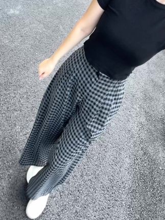 #显瘦裤子 #随意穿搭 #穿搭 #每日分享 #复古格子阔腿裤