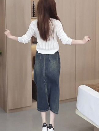 水泥灰牛仔半身裙子女2025秋冬新款高腰显瘦中长款a字开叉包臀裙#牛仔裙 #a字开叉裙 #面料柔软舒适 #小个子显高显瘦穿搭 #时尚百搭