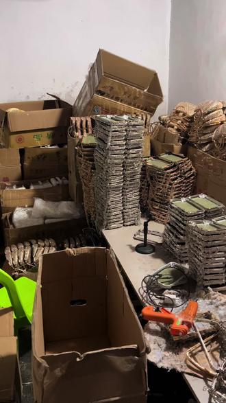 #一张照片说明你的专业 #认真工作的样子 #劳动的成果 珠袋包包 👜🧰🎒👝晚宴包包