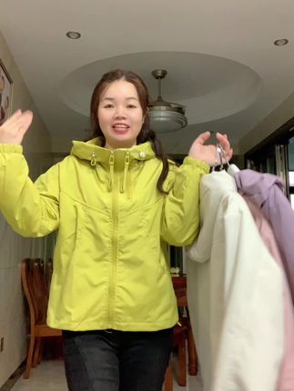 大号@开心梅子摆胯(收徒) #百搭减龄穿搭 #谁穿谁好看不分年龄段