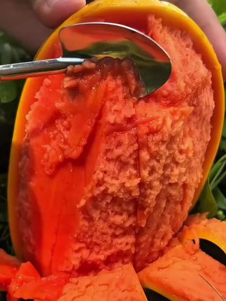 #红心木瓜 皮薄肉厚,软糯香甜!平时直接吃或者炖牛奶、炖银耳都非常好!#木瓜 #牛奶木瓜 #新鲜应季水果 #超好吃