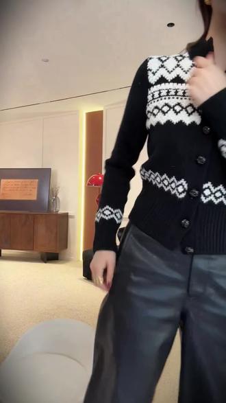 冬天想要穿出氛围感,怎么少得了费尔岛毛衣呢?#百搭#冬季新款#高级感#显瘦穿搭