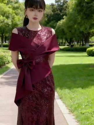 结婚宴喜妈妈喜婆婆礼服:长款轻奢连衣裙,高贵显年轻,撑足婚礼气场。