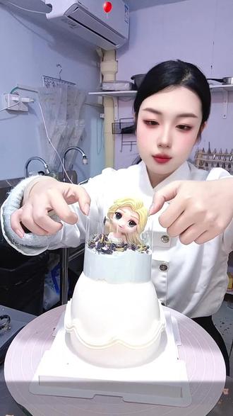 最近爆火的公主流沙裙蛋糕快给你家小祖宗也安排上!#蛋糕定制 #流沙裙蛋糕 #丰宁