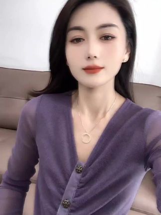 欧货秋季2025新款女装洋气v领t恤纯色纱网时尚感褶皱收腰内搭 #百搭 #谁穿谁美