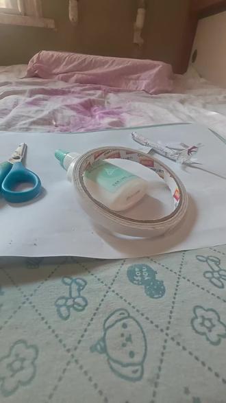 #纸膜 #纸模翻新 这是我们最早的飞机,他已经够老了,所以呢我就决定给他翻翻新