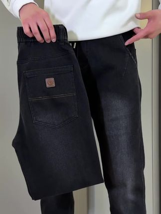 夏天悄然退去,赶紧准备条秋冬牛仔裤吧 #男士牛仔裤推荐 #宽松版型不挑身材 #显瘦搭配