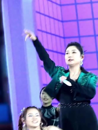 医生,给我按这个气血开方子!#凤凰传奇 #凤凰传奇演唱会 #自由自在 #玲花