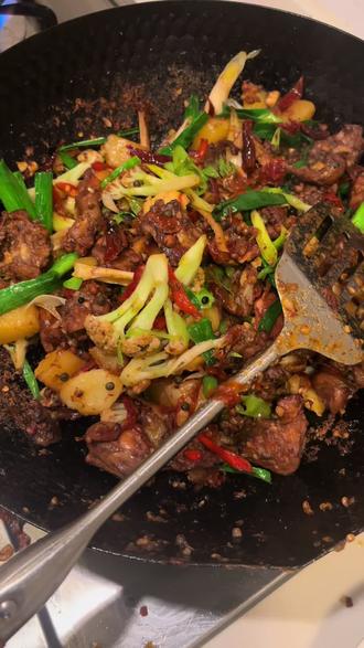 今日份快乐是一份麻辣兔子#记录真实生活 #美食 #日常vlog #抖音二创激励计划 #抖音助手