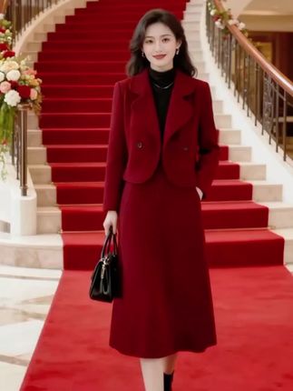 #气质女神穿搭 #穿出自信穿出美丽 #婚宴妈妈装 #出游穿搭#谁穿谁好看