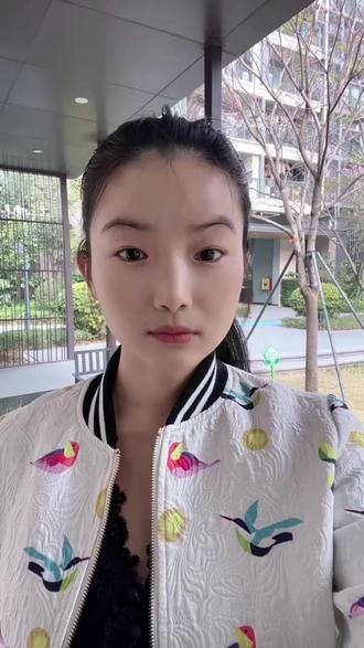 黄金居高不下,只要保持在多空生命线上方,主升浪目标就可以实现,关键学会仓位管理和止赢策略。
首要支撑5035附近,其次观望5018附近。跌破5000谨慎多单。多空生命线4987。第一目标5090,其次5115,第三目标5135附近#黄金 #伦敦金#战争 #美联储利率决议 #黄金高开