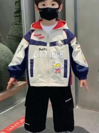 奥特曼衣服男童秋装外套2025新款儿童痞帅洋气连帽上衣男宝冲锋衣