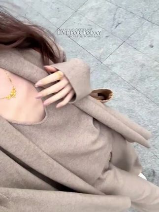 啊啊秋天这样穿太美啦!#穿搭 #早秋不费力显贵穿搭 #轻松拿捏慵懒风穿搭 #秋日韩系穿搭走起 #慵懒风