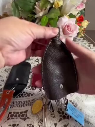 真皮钥匙包车钥匙通用男女式抽拉式牛皮锁匙收纳包大容量小巧迷你…#每日分享 #家庭必备 #好物推荐分享 #生活必备 #小巧精致携带方便@巨量千川