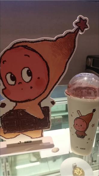 2025年12月29日,本i人确定来喜茶挑战唱:Twinkle Twinkle Little Star✨,喝买一送一的提拉米苏·浓巧的行动已完成!真的好尴尬啊~可惜来晚了,没有提拉米苏·浓巧的星星人小卡片了。#真实生活分享官 #喜茶