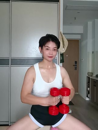 #居家健身 健身的目的,紧致的前提下,想吃就吃,想喝酒喝