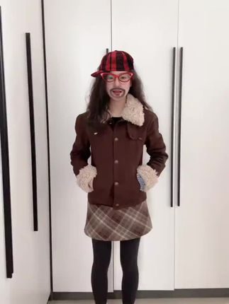 灰色打底裤原来也这么好看!!第一次尝试灰色打底裤 搭配起来超好看 上身穿着也很舒服弹力很大 小个子也可以多多搭配#今日穿搭 #显瘦搭配 #学院风穿搭 #打底裤 #光腿神器测评