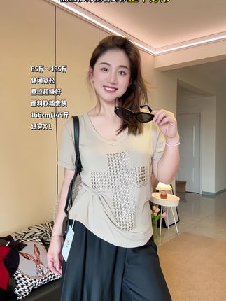 #穿搭 #大码女装 #短袖t恤 #面料柔软舒适 #显瘦穿搭