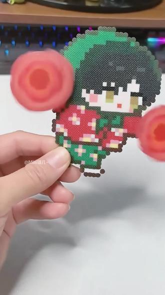 当宇宙男神遇上东北限定皮肤,主打一个接地气~
图源:🍠派派的手作日记
#拼豆 #手工 #拼豆日常