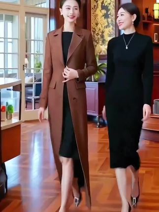 👭姐妹们,看看这款棕色风衣外套,长款法式,西装领,厚款长袖,2025秋季新款,穿上是不是超有范儿?