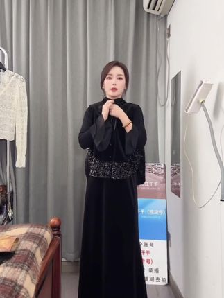【侧开叉+不开叉】丝绒高腰鱼尾裙半身裙女秋季新款缎面黑色半裙 #休闲舒适 #小个子穿搭 #裙子搭配 #韩系穿搭 #穿搭日记