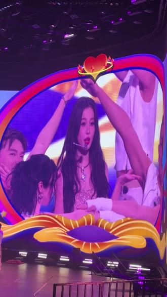 #演唱会 #演出现场 #虞书欣 #在干嘛呀 在干嘛呀~好可爱,感觉宝宝很适合当幼师🥰@虞书欣Esther