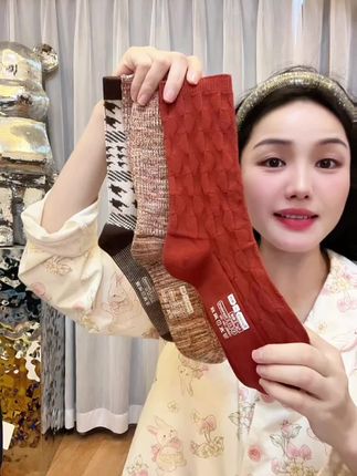 #蕉内 山系复古袜,点亮你秋冬的穿搭,不仅好看还好穿,赶紧领券拼手速!#中筒袜 #秋冬穿搭 #很哇塞的袜子 #袜子推荐