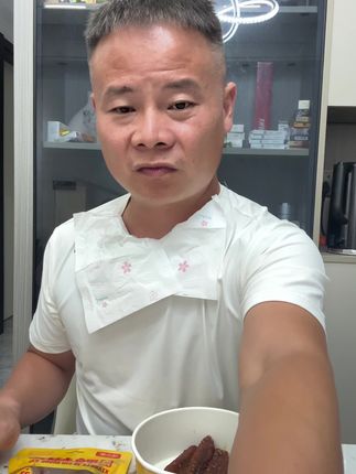 我和老公都喜欢吃这个湖南的香辣鸭翅,配点8+1绝绝子,当宵夜零食追剧都可以#强烈推荐 #香辣鸭翅