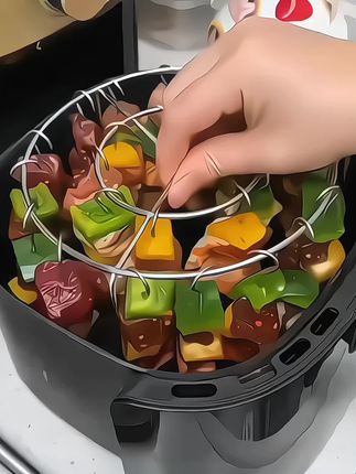 在家吃烤串少不了这个烤串架它是立式设计占空间小同时可以烤二十四串肉不用翻面烤的均匀#空气炸锅烤串架#不锈钢烤串支架#家庭聚餐烤肉架#烧烤架