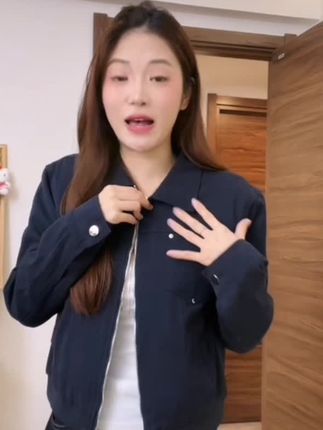韩系复古风铆钉短款夹克翻领外套女2025早秋新款辣妹休闲百搭上衣#短款夹克 #早秋#百搭上衣