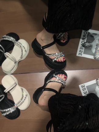 #夏日穿搭 #凉拖鞋 #仙女鞋 #女鞋穿搭 #脚宽脚胖都可以