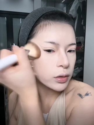 GUOXIAONIU郭小妞超蓬松扁头修容刷镰刀侧影暗影刷定妆圆头刷便携#GUOXIAONIU#郭小妞超蓬松#扁头修容刷#镰刀侧影暗影刷#定妆圆头刷便携