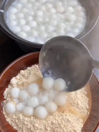 #燕麦炒面 贵州特色燕麦炒面是多少老乡 朋友们儿时的回忆记忆中的味道,你们喜欢吃吗 #炒面简单好吃 #家乡的味道 #炒面粉 #贵州特产
