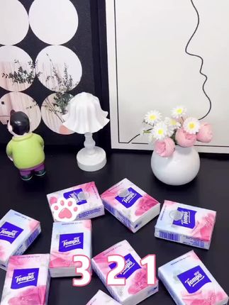 家人们谁懂啊!女生包包里的手帕纸,就该这么精致,得宝的纸巾是真好闻又厚实。#手帕纸#好物推荐🔥 #纸巾#携带方便 #超便宜超划算 #洗护清洁