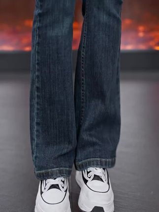 #微喇裤 #百搭显瘦 #显瘦微喇裤 #今天穿什么 #牛仔裤穿搭