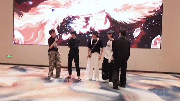 小极你的神装是谁给你出的#登陆少年