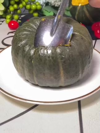 甜小南香甜度恰到好处,咬着软糯细腻,带着自然清甜,无腻感,一口下去满是绵密,吃着超满足。