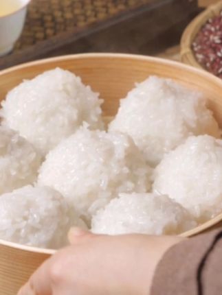 史家糕点手工糯米团豆沙青团宁波传统糕点蒸煮食用宁波特色糕点#糯米团 #美味 #糕点 #好吃 #美食