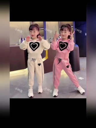 在抖音入手的好东西女童秋季爱心套装2025新款洋气,中大童网红卫衣运动两件套