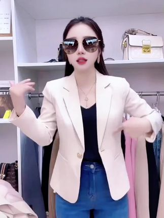 高级感西装外套女款爆款2025秋季新款休闲时尚小个子米白色女西服 #2025秋西装外套爆款 #小个子西装显高神器 #米白色高级感穿搭 #休闲时尚女西服 #秋季女装必备西装