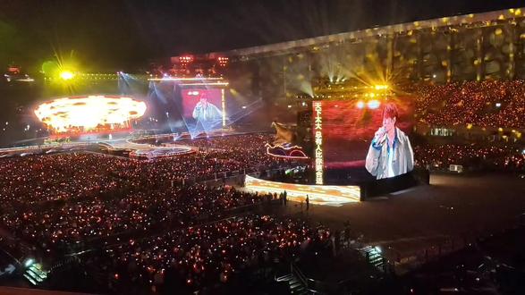 你问我为什么顽固而专一#不将就 #李荣浩 #李荣浩演唱会 2026.1.2清远第三场