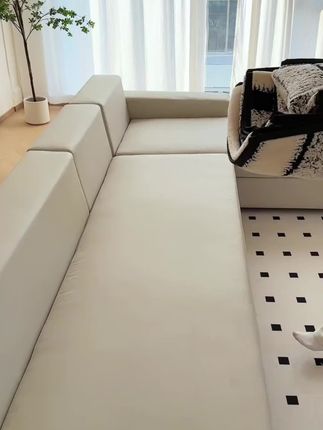 冬天一定要给家里备上一套暖呼呼的沙发垫,高级又柔软,铺在沙发上就像换了一个沙发一样。底部满满的防滑颗粒,怎么做都不会移位,摸起来软软糯糯的,质感特别好。而且它还很好打理,脏了直接放洗衣机洗一下就行了。我都不敢想坐在这么软的沙发上,窝在上面玩手机该有多舒服!#沙发垫 #防滑沙发垫 #毛绒沙发垫 #冬季必备 #居家好物