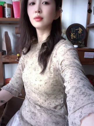 这不是皱纹,这是刻在心底的回忆#秋季穿搭 #高级感穿搭 #穿出自己的风格 #穿搭分享