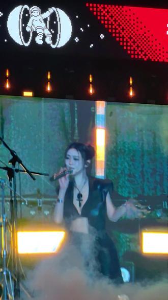 中山草莓音乐节薛凯琪好美呀#薛凯琪 #中山草莓音乐节 #薛凯琪40岁状态 #舞台演出现场