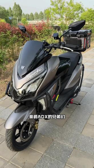 豪爵ADX125改装:排气管装饰件!#豪爵adx125 #豪爵adx125改装#摩托车