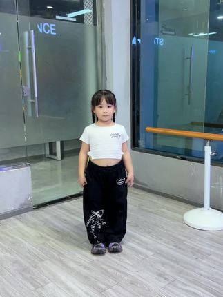 啊~啊~啊~杨元宝太油了,那小表情成功的把我给油到了@阆中星街舞【少儿爵士•邓邓】 @阆中星街舞【老城校区·李老师】 @Leen #柠檬叉angel舞蹈挑战 #angle #不得不爱 #柠檬叉 #抖音小助手dou上热门