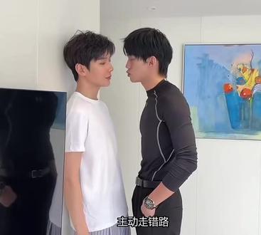 所以,旗熠青是青一块紫一块的青嘛#郝熠然 #云旗 #幕后花絮 #云熠专属话题 #祝你马上成功马上发